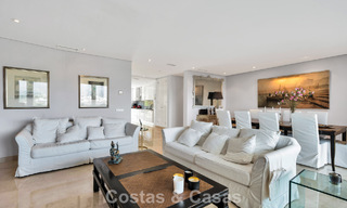 Lujoso ático dúplex con piscina privada en venta en el Valle del Golf de Nueva Andalucía, Marbella 777901 