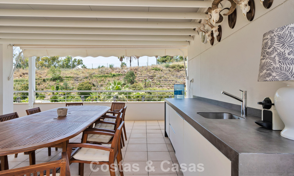 Lujoso ático dúplex con piscina privada en venta en el Valle del Golf de Nueva Andalucía, Marbella 777914