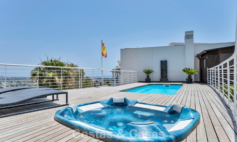 Lujoso ático dúplex con piscina privada en venta en el Valle del Golf de Nueva Andalucía, Marbella 777920