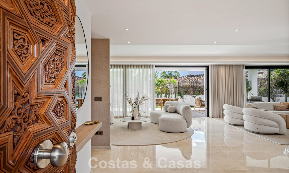 Prestigiosa villa de lujo renovada de estilo tradicional en venta en una tranquila zona residencial de Nueva Andalucía, Marbella 778141