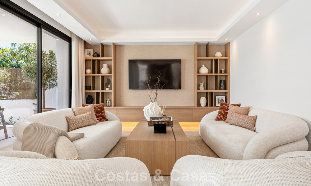 Prestigiosa villa de lujo renovada de estilo tradicional en venta en una tranquila zona residencial de Nueva Andalucía, Marbella 778143