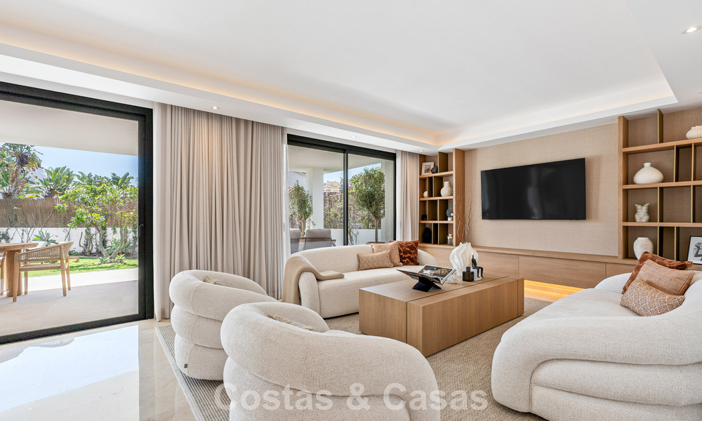 Prestigiosa villa de lujo renovada de estilo tradicional en venta en una tranquila zona residencial de Nueva Andalucía, Marbella 778144