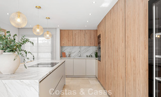 Prestigiosa villa de lujo renovada de estilo tradicional en venta en una tranquila zona residencial de Nueva Andalucía, Marbella 778147 