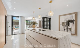 Prestigiosa villa de lujo renovada de estilo tradicional en venta en una tranquila zona residencial de Nueva Andalucía, Marbella 778148 
