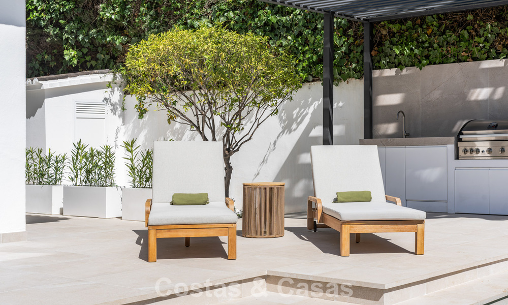 Prestigiosa villa de lujo renovada de estilo tradicional en venta en una tranquila zona residencial de Nueva Andalucía, Marbella 778160