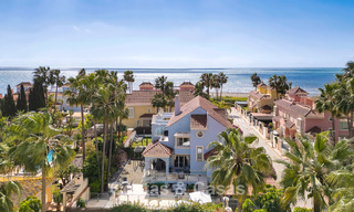 Encantadora villa adosada en venta a pocos metros de la playa cerca de Puerto Banús, Marbella 777971 