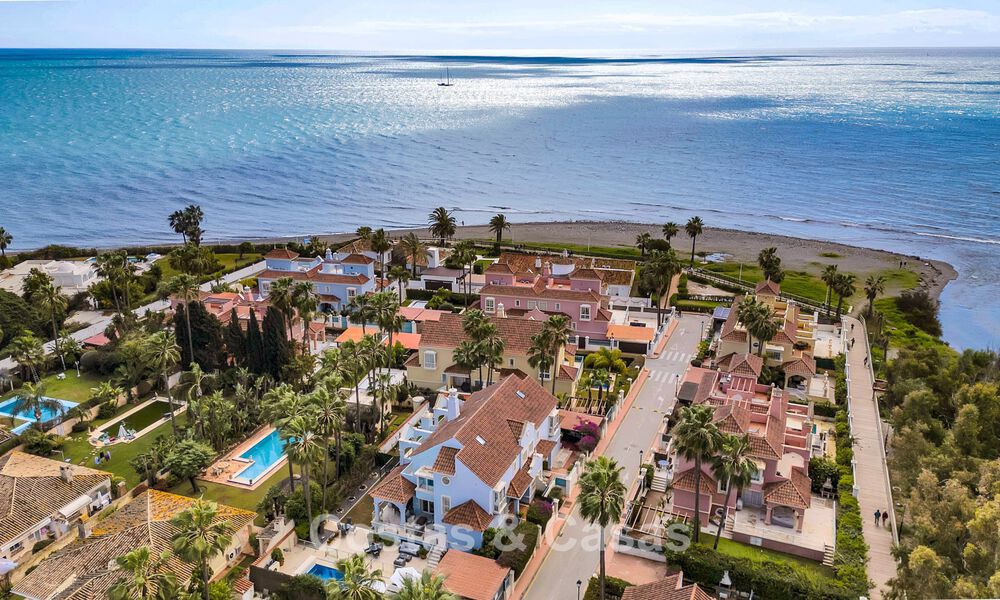 Encantadora villa adosada en venta a pocos metros de la playa cerca de Puerto Banús, Marbella 777974