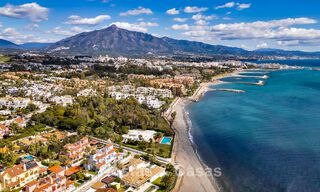 Encantadora villa adosada en venta a pocos metros de la playa cerca de Puerto Banús, Marbella 777976 