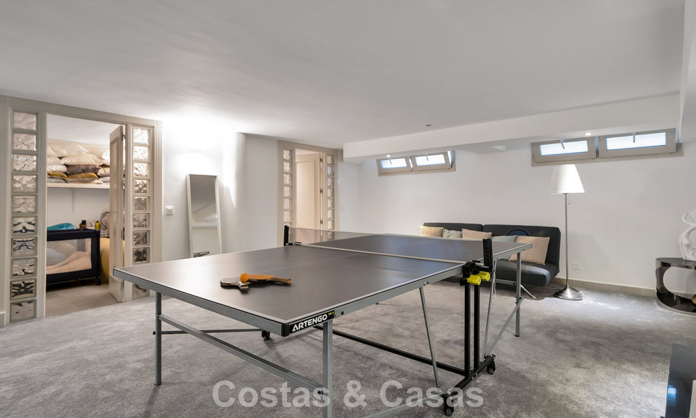 Encantadora villa adosada en venta a pocos metros de la playa cerca de Puerto Banús, Marbella 777982