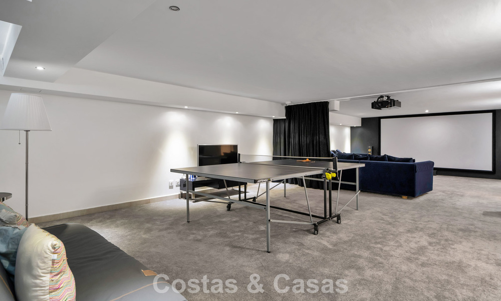 Encantadora villa adosada en venta a pocos metros de la playa cerca de Puerto Banús, Marbella 777983