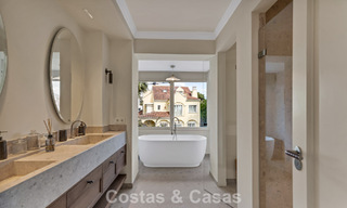 Encantadora villa adosada en venta a pocos metros de la playa cerca de Puerto Banús, Marbella 777987 