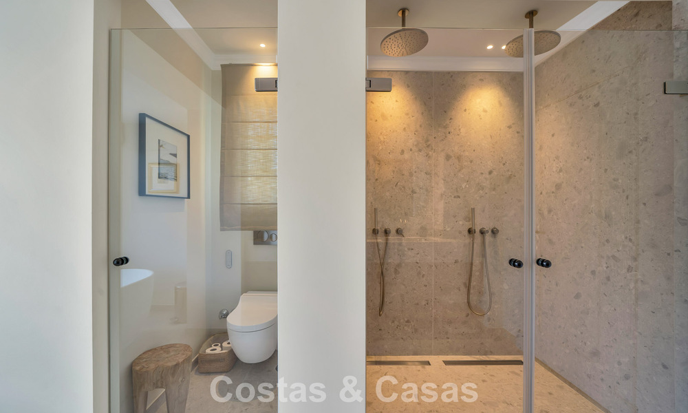 Encantadora villa adosada en venta a pocos metros de la playa cerca de Puerto Banús, Marbella 777988