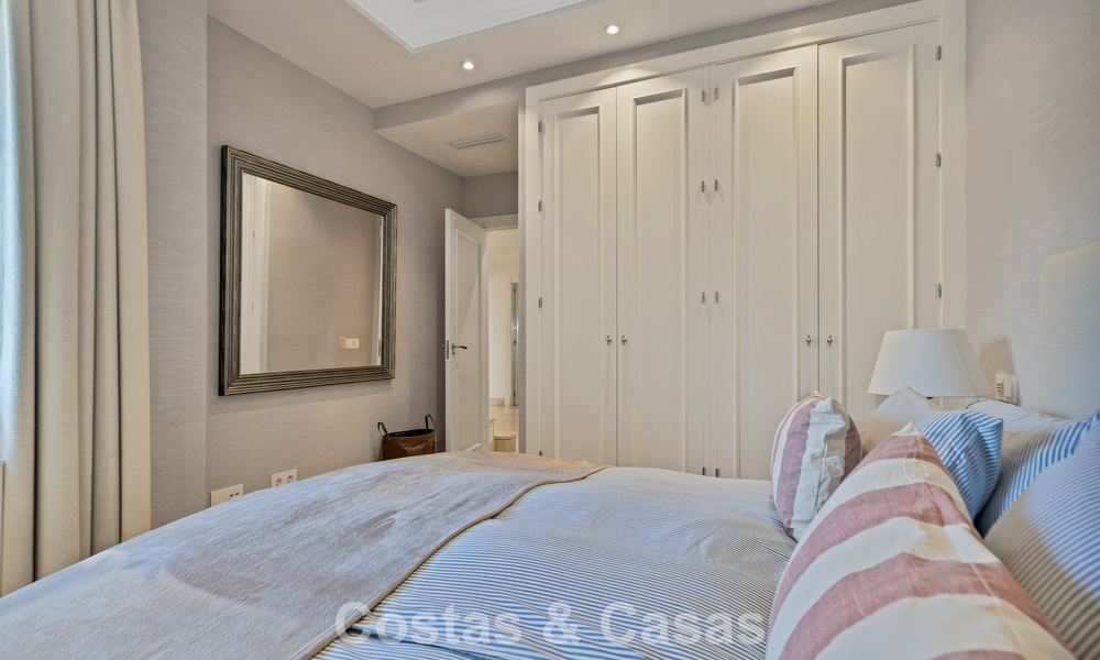 Encantadora villa adosada en venta a pocos metros de la playa cerca de Puerto Banús, Marbella 778000