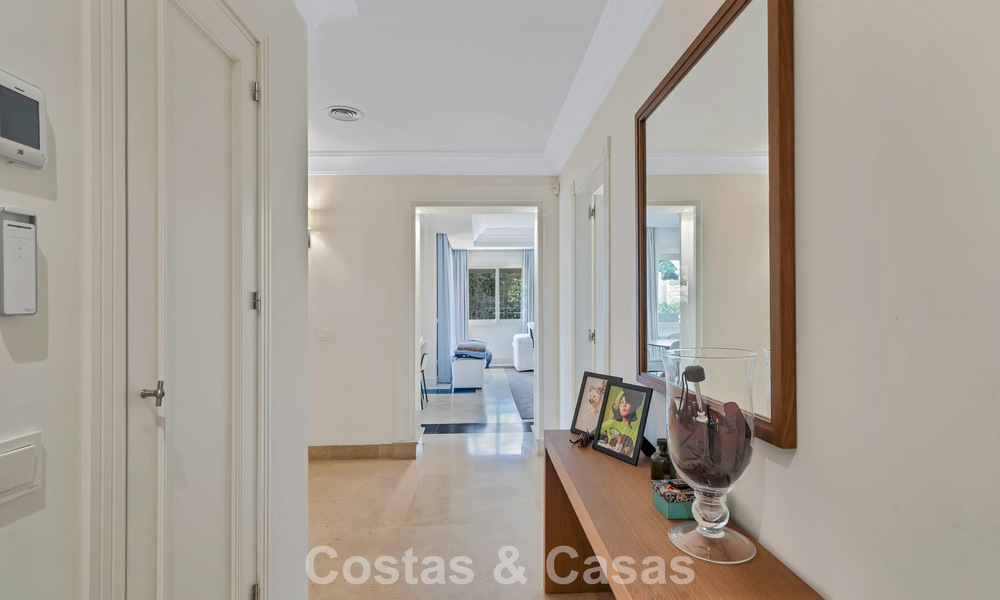 Encantadora villa adosada en venta a pocos metros de la playa cerca de Puerto Banús, Marbella 778004