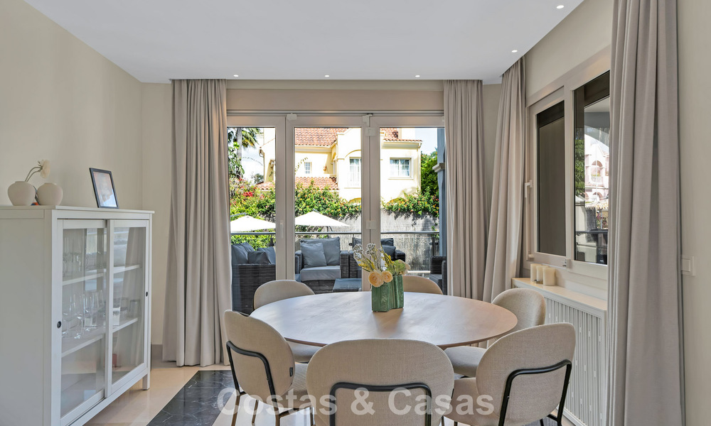 Encantadora villa adosada en venta a pocos metros de la playa cerca de Puerto Banús, Marbella 778011