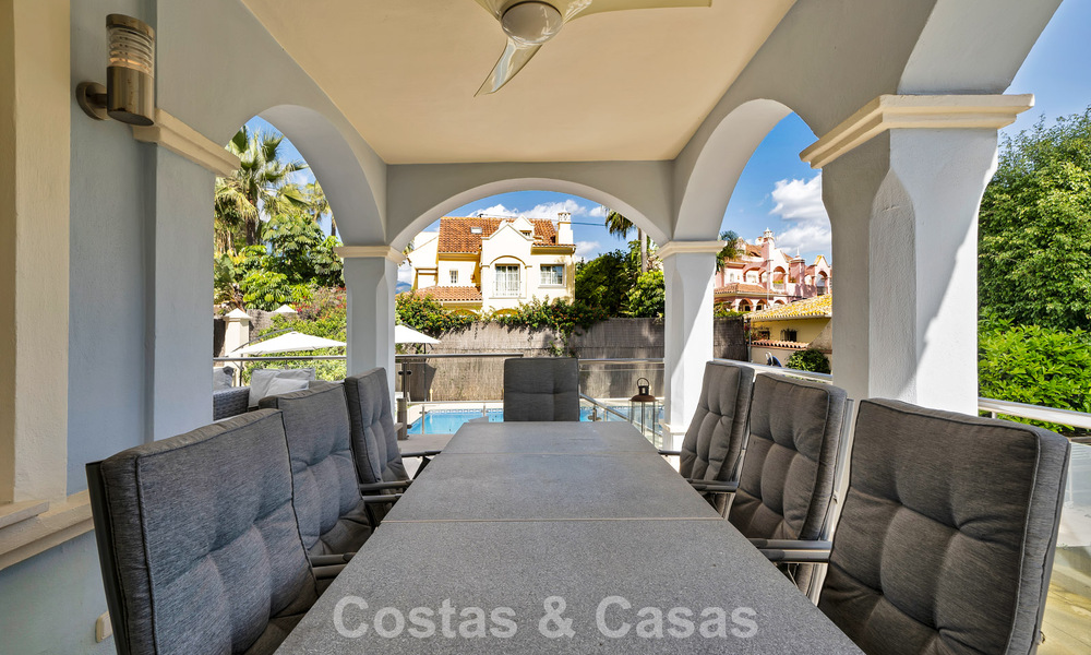 Encantadora villa adosada en venta a pocos metros de la playa cerca de Puerto Banús, Marbella 778014
