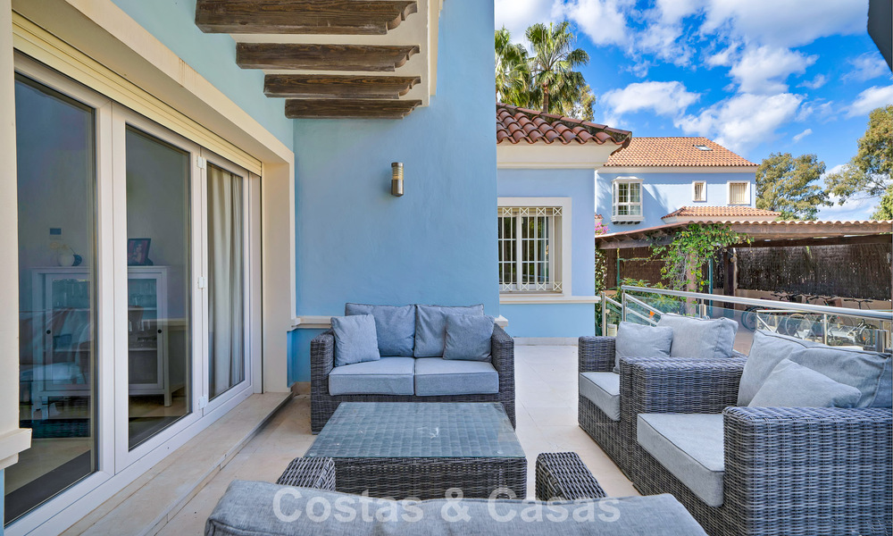 Encantadora villa adosada en venta a pocos metros de la playa cerca de Puerto Banús, Marbella 778015