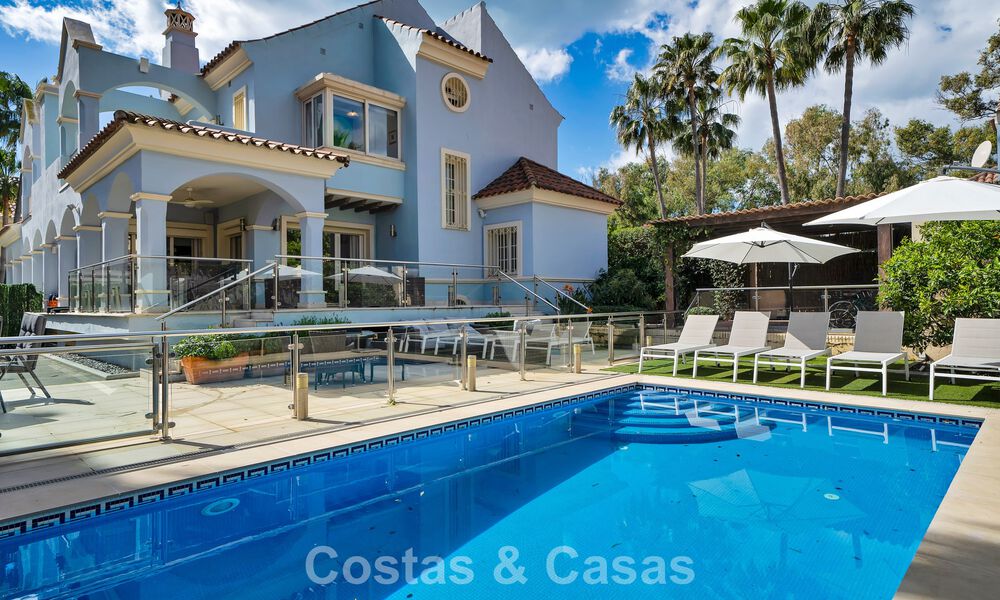 Encantadora villa adosada en venta a pocos metros de la playa cerca de Puerto Banús, Marbella 778020