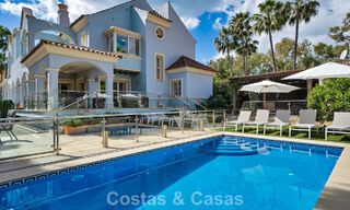 Encantadora villa adosada en venta a pocos metros de la playa cerca de Puerto Banús, Marbella 778020 