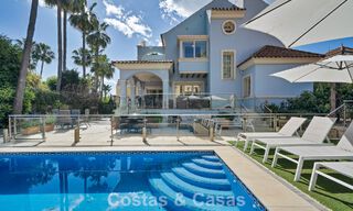 Encantadora villa adosada en venta a pocos metros de la playa cerca de Puerto Banús, Marbella 778021 