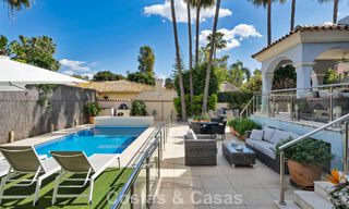 Encantadora villa adosada en venta a pocos metros de la playa cerca de Puerto Banús, Marbella 778023 