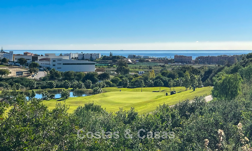 Nuevo lanzamiento. 14 sofisticadas villas de lujo con vistas al mar en venta en el campo de golf al oeste del centro de Estepona 778027