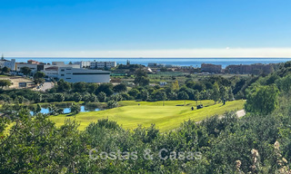 Nuevo lanzamiento. 14 sofisticadas villas de lujo con vistas al mar en venta en el campo de golf al oeste del centro de Estepona 778027 