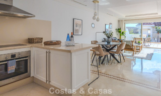 Precioso apartamento con amplia terraza en venta en un lujoso complejo en Nueva Andalucía, Marbella 778115 