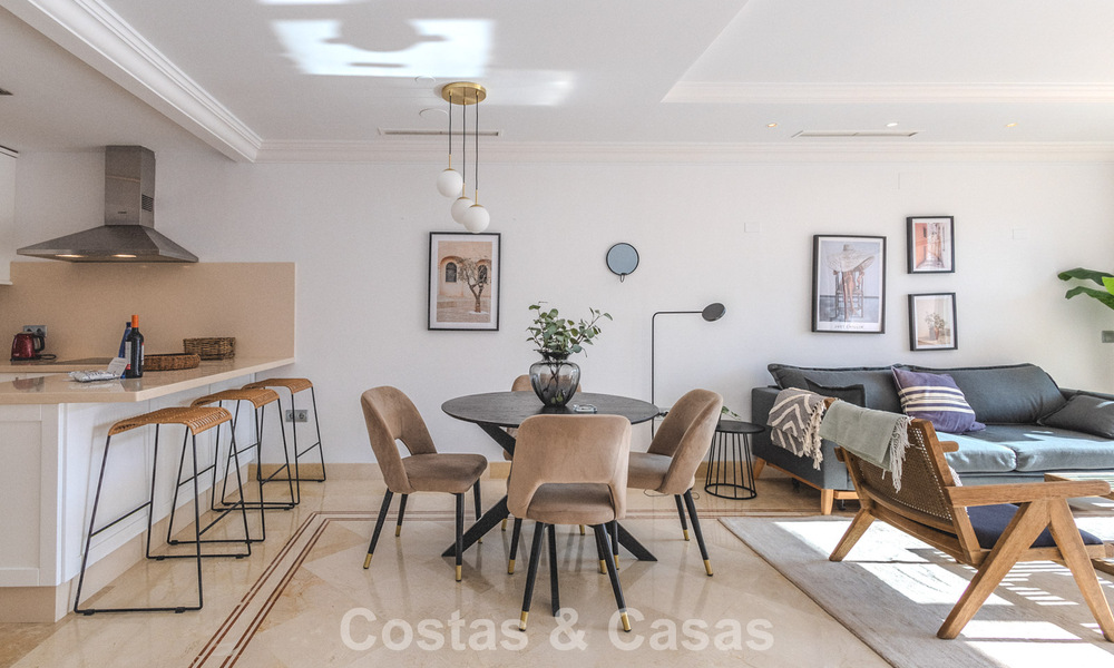Precioso apartamento con amplia terraza en venta en un lujoso complejo en Nueva Andalucía, Marbella 778122