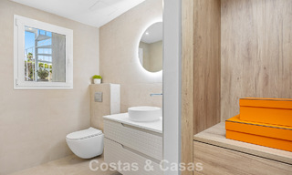 Ático reformado en venta en una popular urbanización de golf Aloha en el centro de Nueva Andalucía, Marbella 778080 