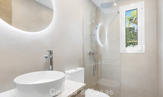 Ático reformado en venta en una popular urbanización de golf Aloha en el centro de Nueva Andalucía, Marbella 778086 