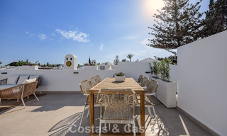 Ático reformado en venta en una popular urbanización de golf Aloha en el centro de Nueva Andalucía, Marbella 778089 