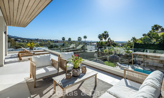 Villa modernista de lujo con vistas al mar en venta en una zona residencial privilegiada en Nueva Andalucía, Marbella 778288 