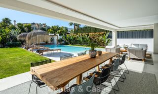 Villa modernista de lujo con vistas al mar en venta en una zona residencial privilegiada en Nueva Andalucía, Marbella 778294 