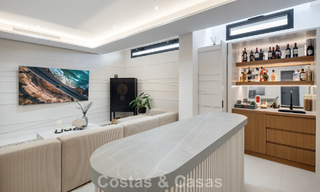 Villa modernista de lujo con vistas al mar en venta en una zona residencial privilegiada en Nueva Andalucía, Marbella 778301 