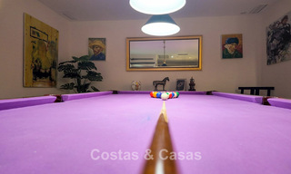 Villa mediterránea con vistas a los verdes campos de golf en venta en un entorno de golf del valle de Nueva Andalucía, Marbella 778179 