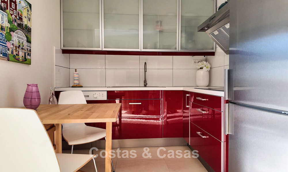 Villa mediterránea con vistas a los verdes campos de golf en venta en un entorno de golf del valle de Nueva Andalucía, Marbella 778182