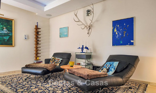 Villa mediterránea con vistas a los verdes campos de golf en venta en un entorno de golf del valle de Nueva Andalucía, Marbella 778198 