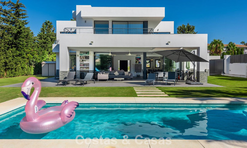 Moderna villa independiente de 4 dormitorios en venta en la Nueva Milla de Oro entre Marbella y Estepona 778225