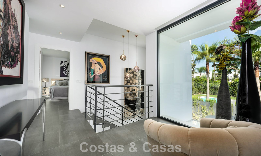 Moderna villa independiente de 4 dormitorios en venta en la Nueva Milla de Oro entre Marbella y Estepona 778242