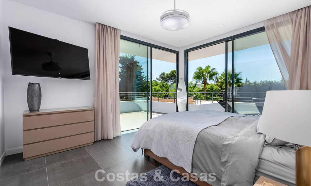 Moderna villa independiente de 4 dormitorios en venta en la Nueva Milla de Oro entre Marbella y Estepona 778243