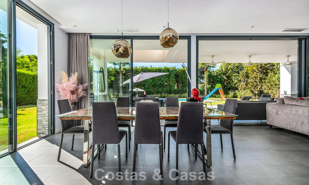 Moderna villa independiente de 4 dormitorios en venta en la Nueva Milla de Oro entre Marbella y Estepona 778247