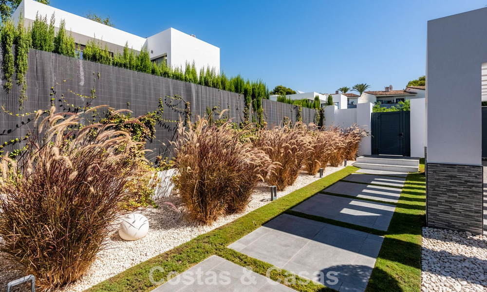 Moderna villa independiente de 4 dormitorios en venta en la Nueva Milla de Oro entre Marbella y Estepona 778248