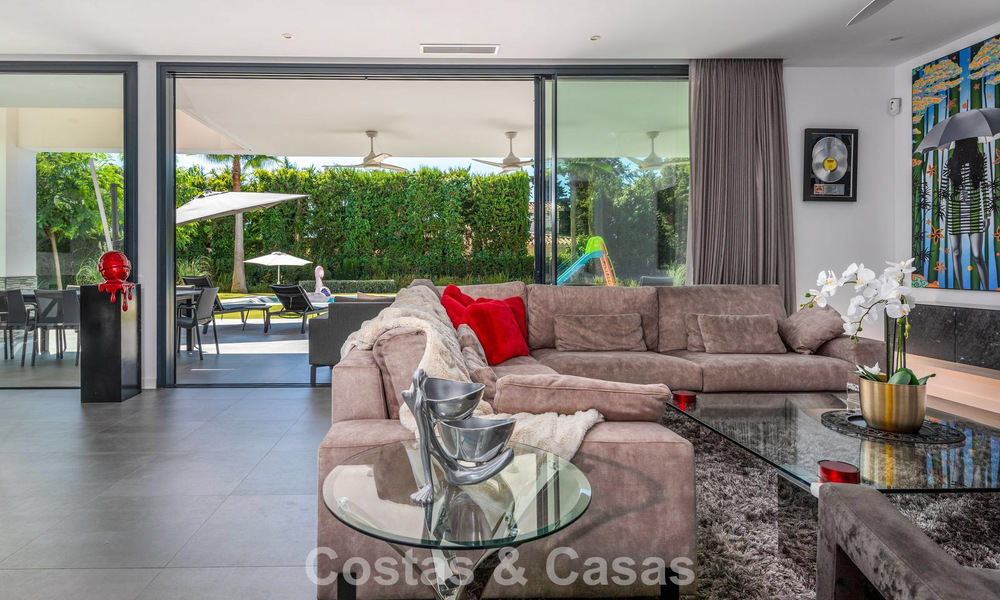 Moderna villa independiente de 4 dormitorios en venta en la Nueva Milla de Oro entre Marbella y Estepona 778250