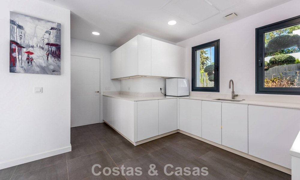 Moderna villa independiente de 4 dormitorios en venta en la Nueva Milla de Oro entre Marbella y Estepona 778253