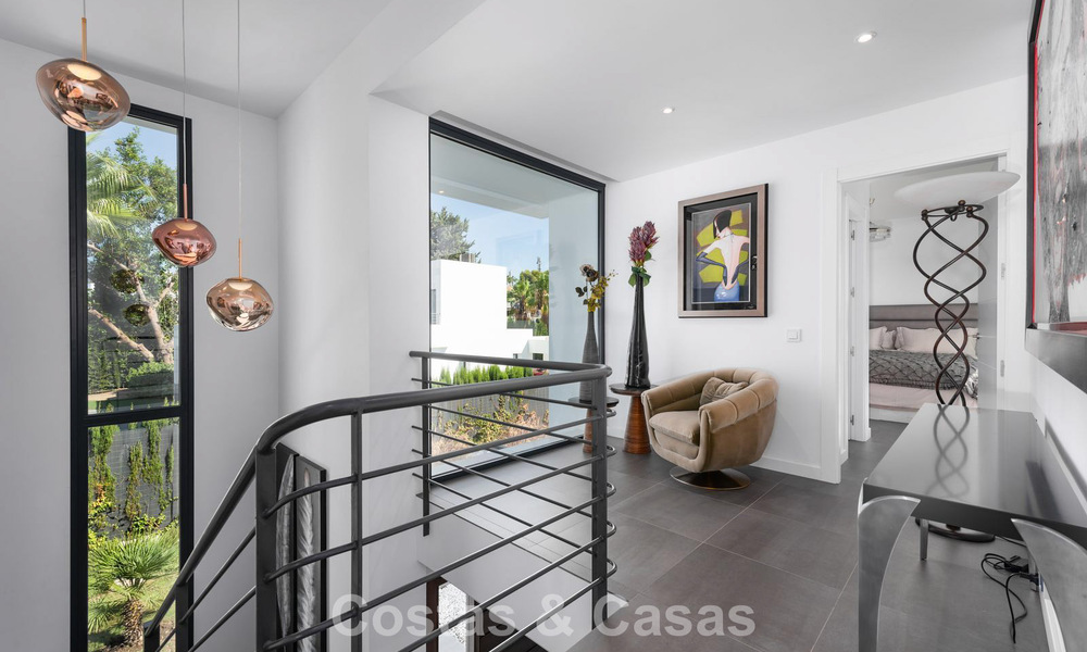 Moderna villa independiente de 4 dormitorios en venta en la Nueva Milla de Oro entre Marbella y Estepona 778264