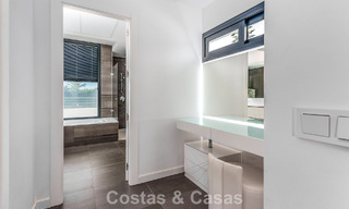 Moderna villa independiente de 4 dormitorios en venta en la Nueva Milla de Oro entre Marbella y Estepona 778265 