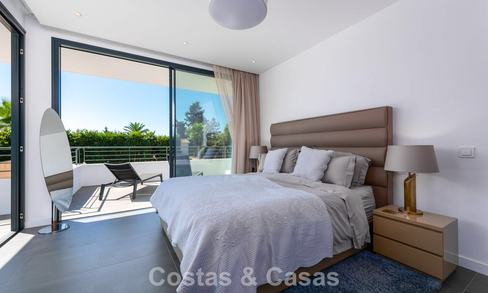 Moderna villa independiente de 4 dormitorios en venta en la Nueva Milla de Oro entre Marbella y Estepona 778268