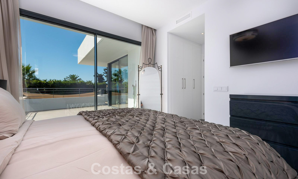 Moderna villa independiente de 4 dormitorios en venta en la Nueva Milla de Oro entre Marbella y Estepona 778272