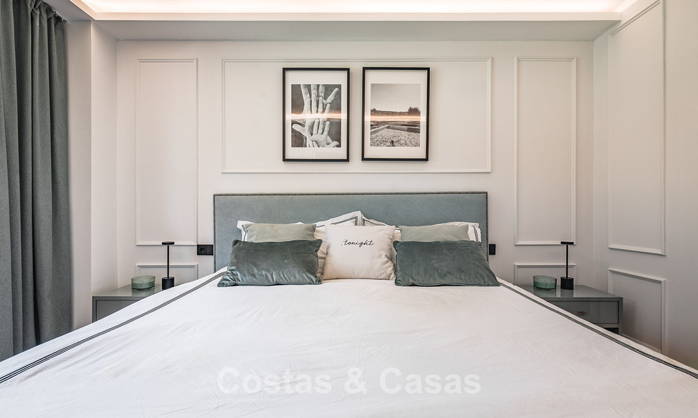 Apartamento con jardín de 3 dormitorios completamente renovado en venta en un complejo de lujo en Marbella - Benahavis 778517